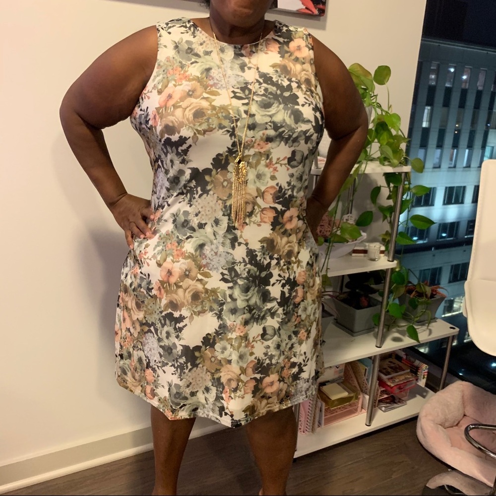 Floral Sleeveless dress - Picture 4 of 5